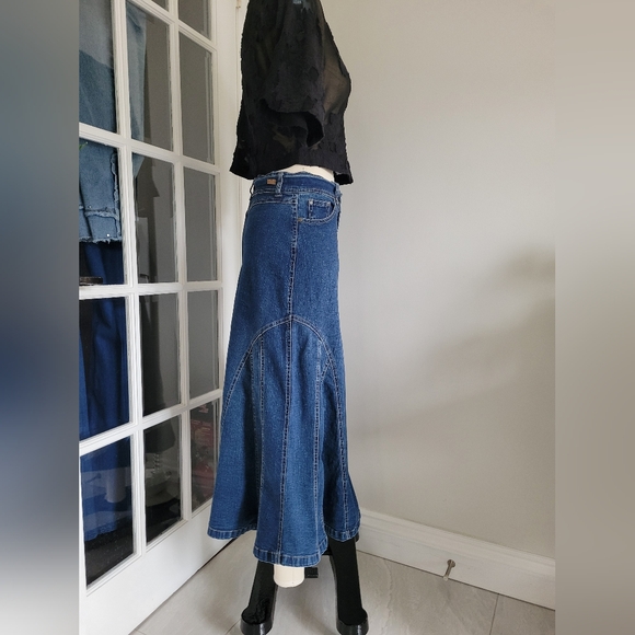 Y2K denim maxi skirt with flared panels, low rise - Picture 3 of 15